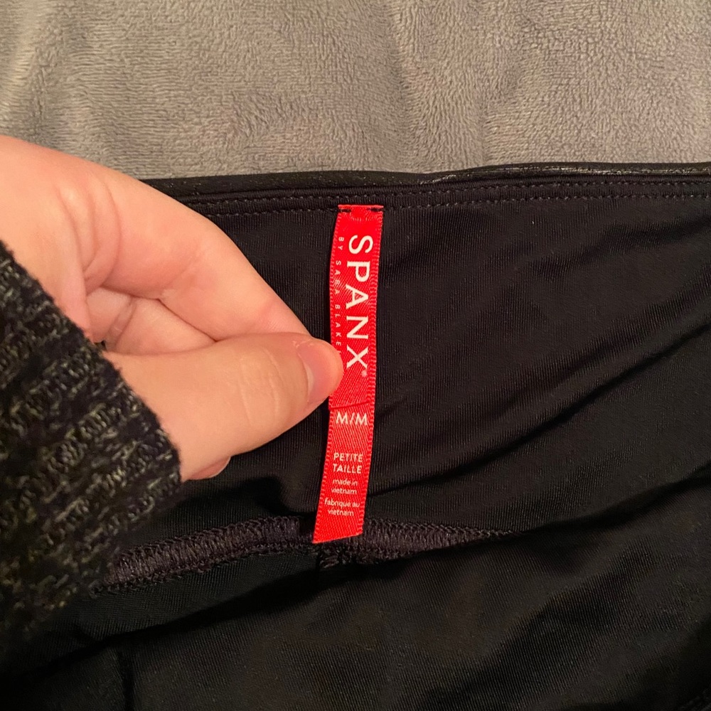 SPANX Faux Leather Leggings Size M GREAT QUALITY